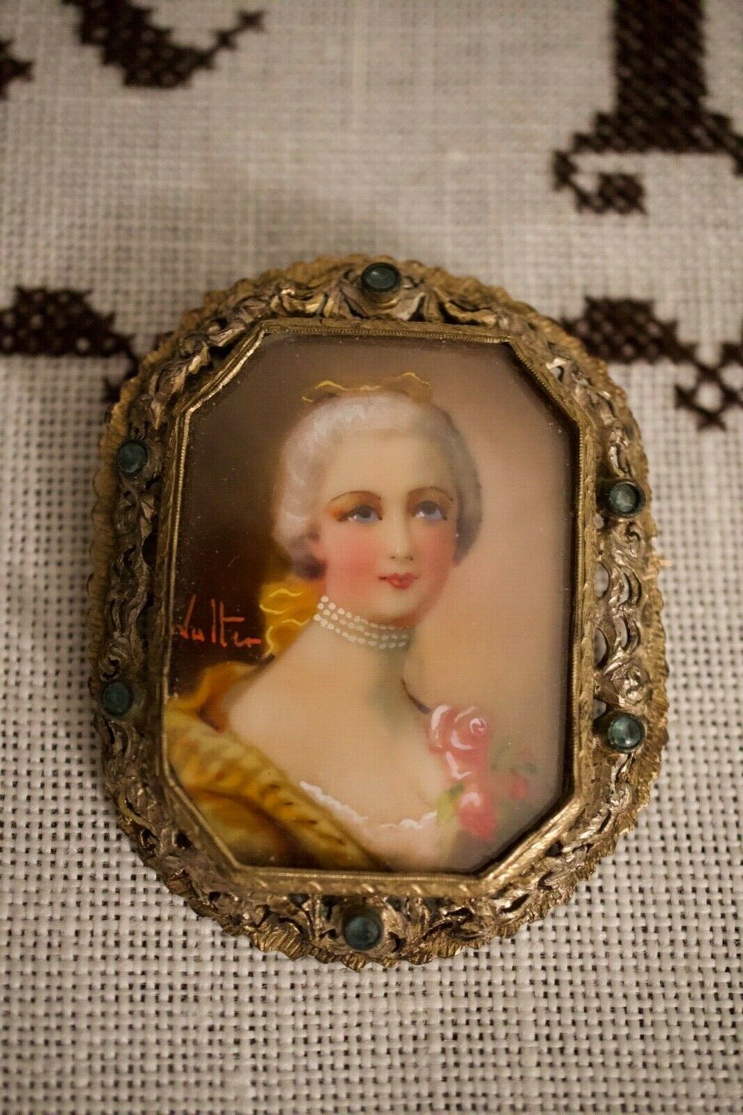 Edward Victorian Ornate Filigree Hand Painted Victorian Lady Signed Cameo Brooch