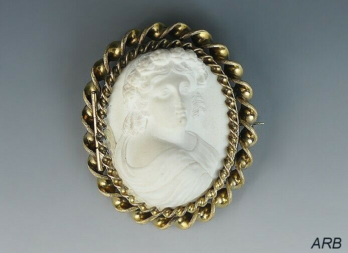 Unusual Cameo Brooch, Beautifully Carved Woman's Head In 3/4 Position, Locket!