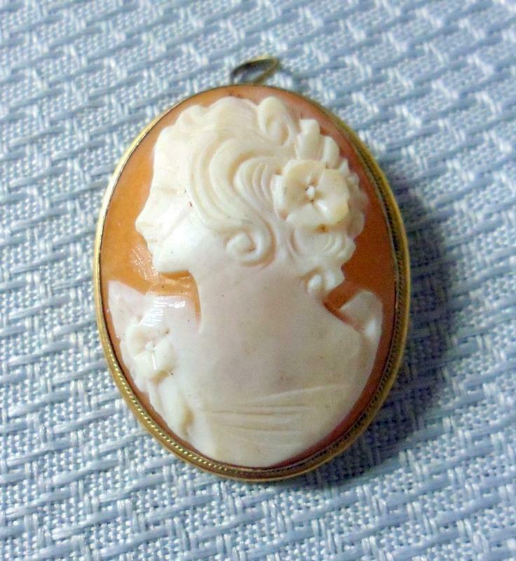 800 Silver Vermeil Carved Left Face Shell Cameo Brooch Pin Pendant